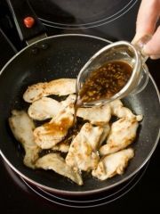 Приготовление блюда по рецепту - Курица в медовой глазури. Шаг 3