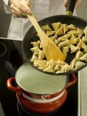 Приготовление блюда по рецепту - Дюшбара (пельмени по-азербайджански). Шаг 5