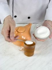 Приготовление блюда по рецепту - Брусничный чай (2). Шаг 3