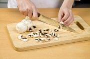 Приготовление блюда по рецепту - Праздничный пирог с курицей и грибами. Шаг 6