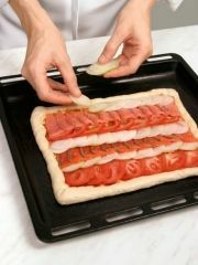 Приготовление блюда по рецепту - Пицца «Особая». Шаг 3