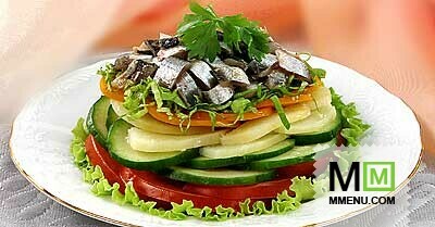 Салат овощной с хамсой