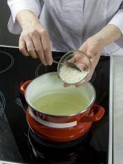 Приготовление блюда по рецепту - Брндзи апур (Суп рисовый). Шаг 4