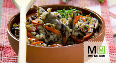 Гречневая каша с куриными сердечками, грибами и овощами Гречневая каша с куриными сердечками, грибами и овощами