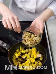 Приготовление блюда по рецепту - Баклажаны, запеченные с тунцом. Шаг 1