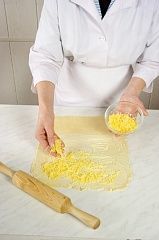 Приготовление блюда по рецепту - Сырные пышки (2). Шаг 1