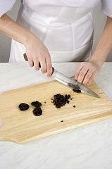 Приготовление блюда по рецепту - Пудинг с черносливом. Шаг 2