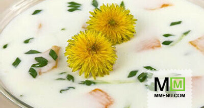 Суп с тыквой и цветками одуванчика
