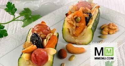 Кабачок, фаршированный фруктами и орехами Кабачок, фаршированный фруктами и орехами