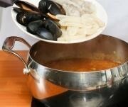Приготовление блюда по рецепту - Острый суп с морепродуктами. Шаг 5