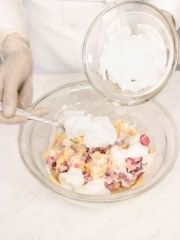 Приготовление блюда по рецепту - Кекс с вишней и кокосом. Шаг 2