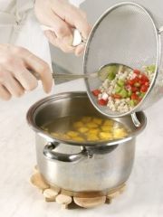 Приготовление блюда по рецепту - Суп из тыквы с перцем. Шаг 3