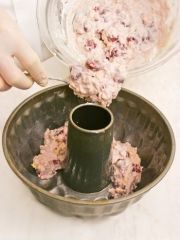 Приготовление блюда по рецепту - Кекс с вишней и кокосом. Шаг 3