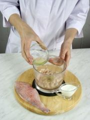 Приготовление блюда по рецепту - Рулетики паровые с зеленым соусом. Шаг 2