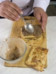 Приготовление блюда по рецепту - Слоеный пирог с орехами. Шаг 2