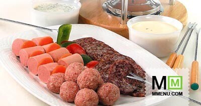 Восхитительное фондю с сосисками Восхитительное фондю с сосисками