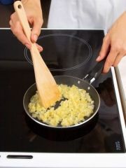 Приготовление блюда по рецепту - Икра грибная (4). Шаг 2