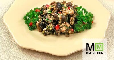 Маслята, жаренные с орехами Маслята, жаренные с орехами