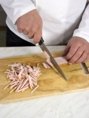 Приготовление блюда по рецепту - Слойки с ветчиной. Шаг 1