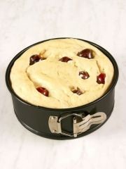 Приготовление блюда по рецепту - Вишневая «Буханочка». Шаг 3