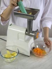 Приготовление блюда по рецепту - Картофельный кугель. Шаг 1