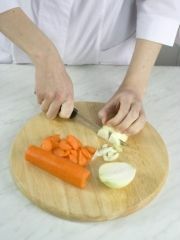 Приготовление блюда по рецепту - Сорпа (мясо, тушенное с овощами в горшочке). Шаг 2