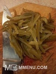 Приготовление блюда по рецепту - Салат с ветчиной, помидорами и оливками. Шаг 2