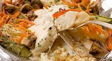 Рецепт - Макрурус с овощами, запеченный в фольге
