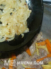 Приготовление блюда по рецепту - Тушеные куриные желудки. Шаг 3