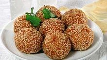 Рецепт - Шарики из креветок с кунжутом