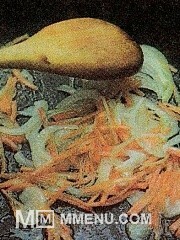 Приготовление блюда по рецепту - Щи из квашеной капусты с мидиями. Шаг 2