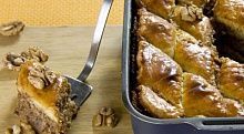 Рецепт - Пирог с орехами и изюмом