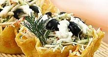 Рецепт - Корзиночки из сыра с салатом