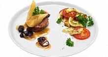 Рецепт - Говядина с грушами и черносливом