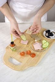 Приготовление блюда по рецепту - Бутерброды с овощами. Шаг 2