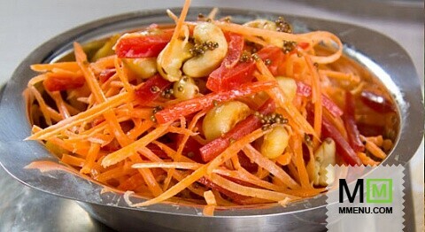 Салат из моркови с орехами кешью