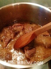 Приготовление блюда по рецепту - Тушёные утиные (куриные) желудочки в луковом соусе. Шаг 5