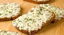 Рецепт - Горячие бутерброды с брынзой