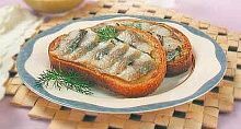 Рецепт - Горячая сельдь с гренками