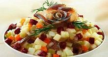 Рецепт - Винегрет с яблоками и сельдью