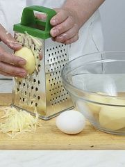 Приготовление блюда по рецепту - Картофель с грудинкой и грибами. Шаг 3
