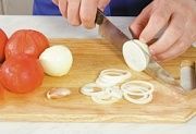 Приготовление блюда по рецепту - Неаполитанская пицца. Шаг 3