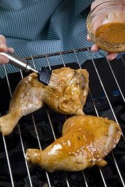 Приготовление блюда по рецепту - Куриные окорочка,  жаренные на углях. Шаг 5