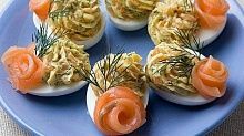 Рецепт - Яйца, фаршированные копченым лососем (2)