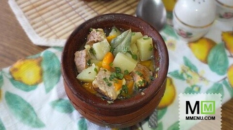 Картошка с мясом в горшочках.