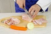 Приготовление блюда по рецепту - Паэлья с курицей и морепродуктами. Шаг 1