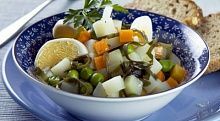 Рецепт - Картофельный салат с морковью и зеленым горошком