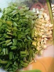 Приготовление блюда по рецепту - Салат на скорую руку. Шаг 2