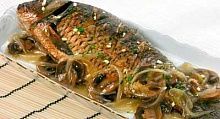 Рецепт - Карп, тушенный с грибами
