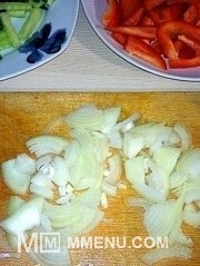 Приготовление блюда по рецепту - Cалат с пекинской капустой и куриной грудкой на растительном масле. Шаг 5